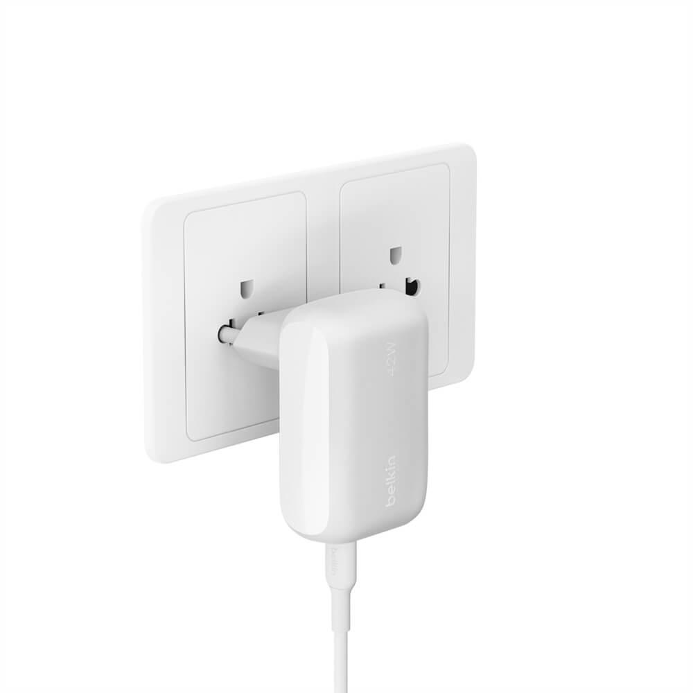 หัวชาร์จเร็ว Belkin รุ่น WCB009thWH 2 ช่อง USB-C 30W + USB-A 12W สีขาว